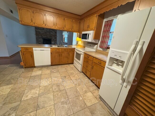 Building Photo - 123 Trestlewood Dr