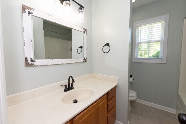 Building Photo - MOVE-IN READY