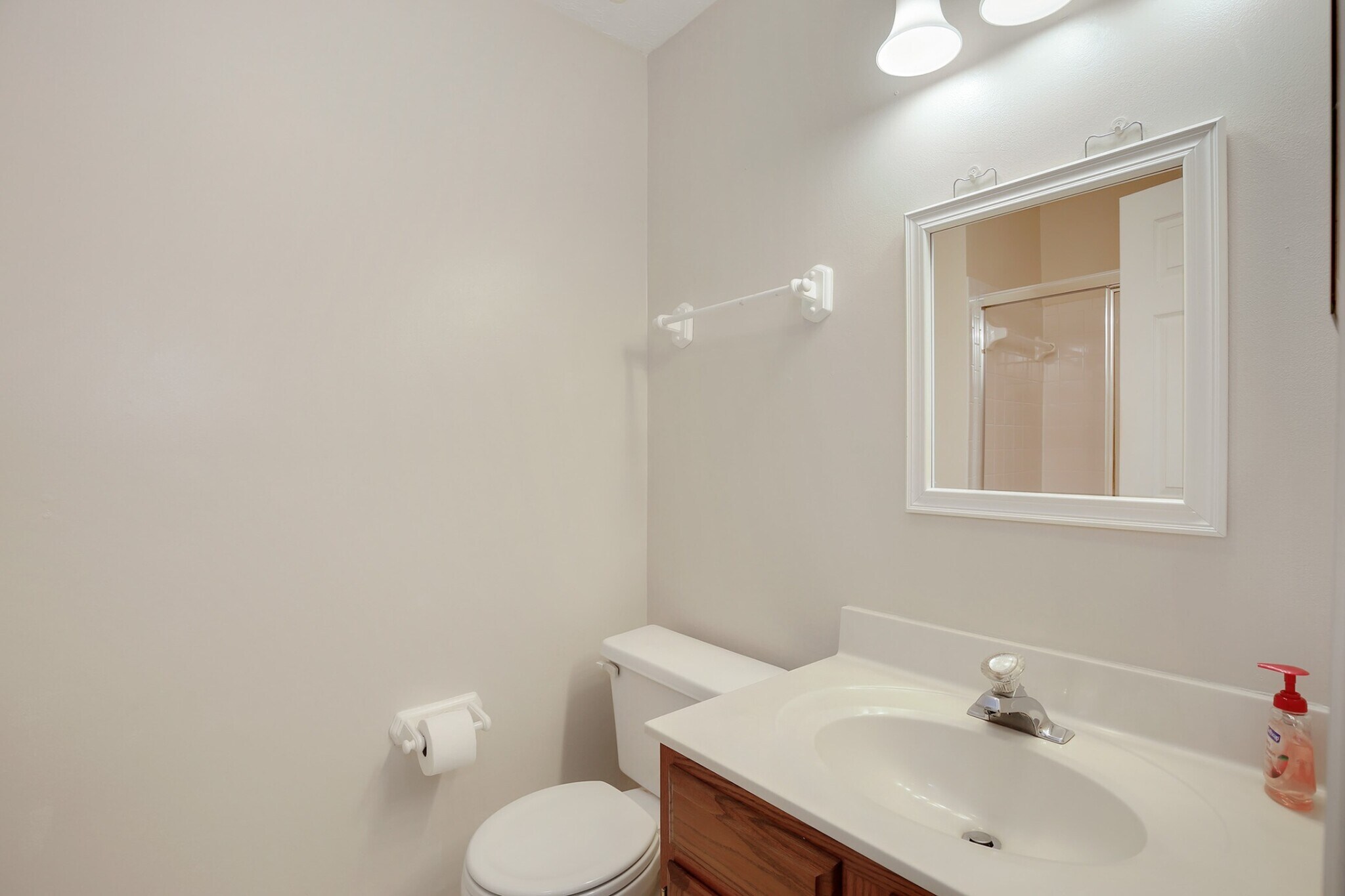 Building Photo - 13100 Briarcliff Terrace