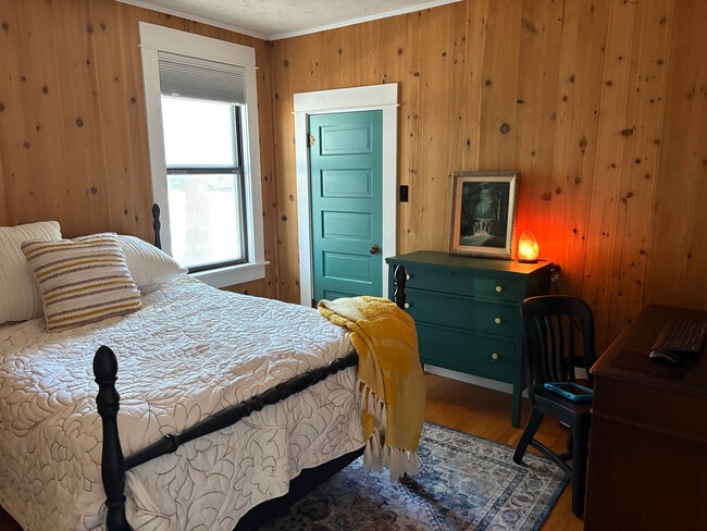 Building Photo - 315 12th St