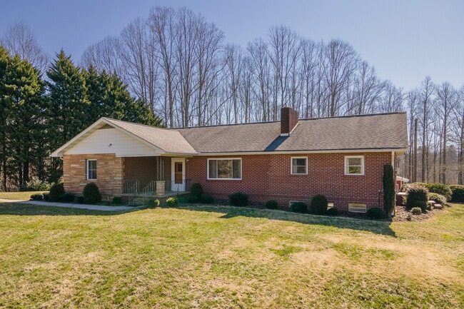 Building Photo - 443 Selica Rd