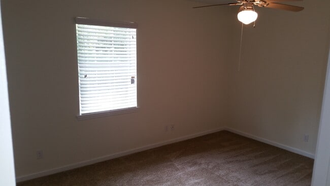 Building Photo - Beautiful and Updated Paired Home Minutes ...