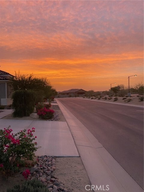 Building Photo - 82 Burgundy