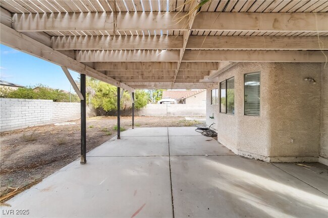 Building Photo - 8501 Shelly Rd