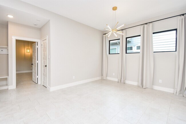 Building Photo - 15247 Parkland Canyon Dr