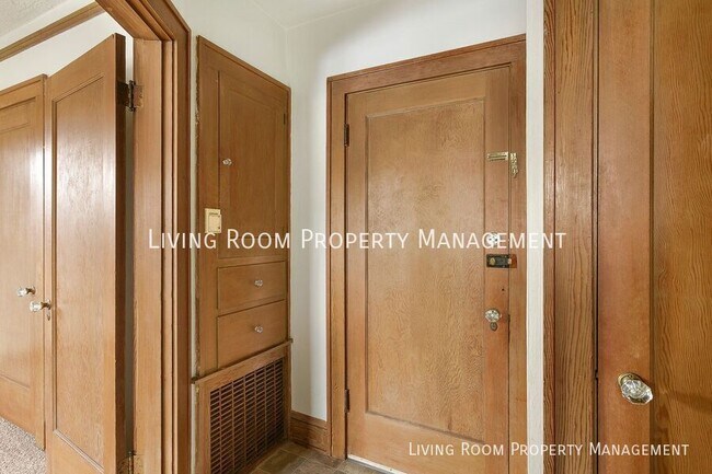 Building Photo - 1843 N Schofield St