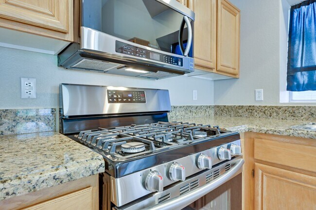 Building Photo - 561 Pacer Terrace