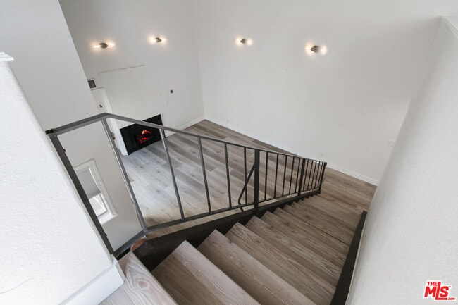 Building Photo - 1339 N Columbus Ave