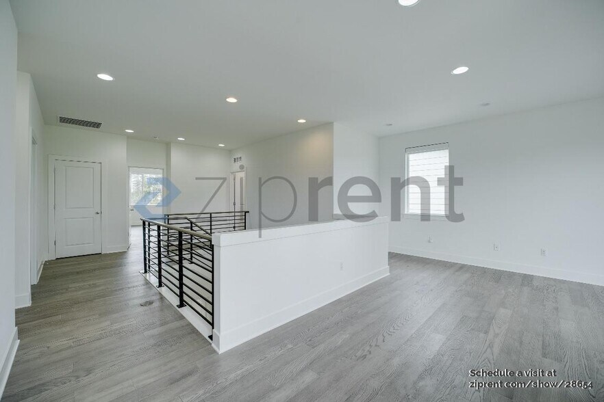 Building Photo - 23625 SE 271st Pl