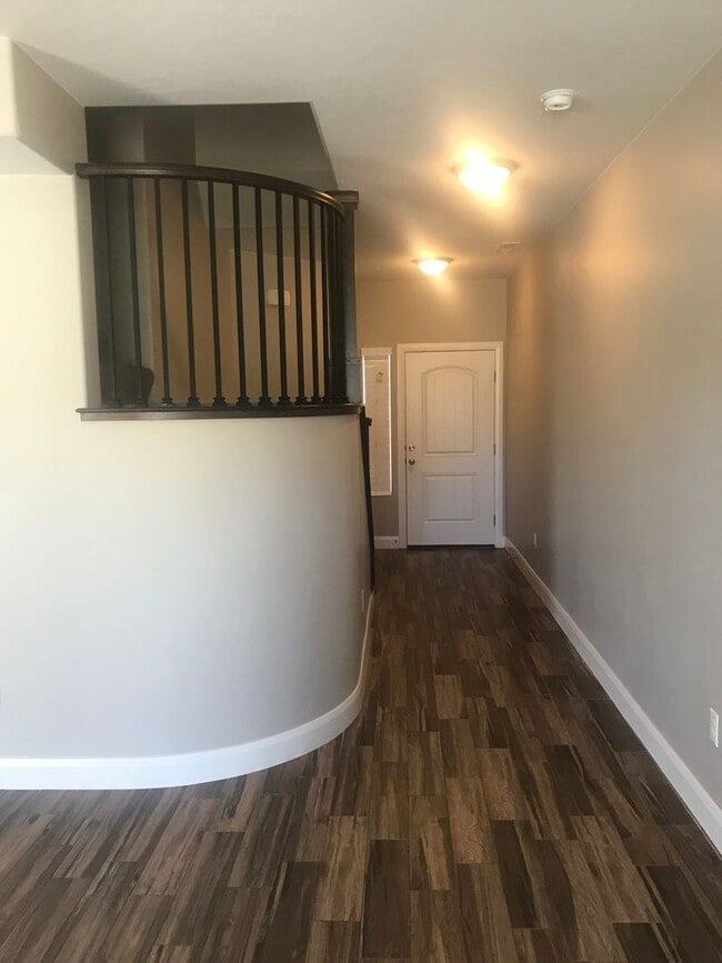 Building Photo - Beautiful townhome with POOL, in Santa Clara with amazing views of Snow Canyon