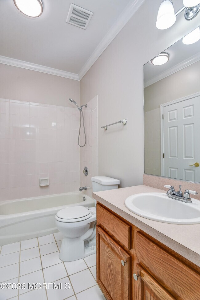 Building Photo - 574 St Andrews Pl