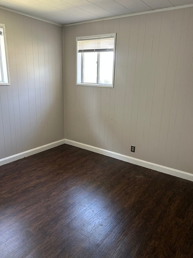 Building Photo - 3 Bedroom, 2 Bathroom House in Martins Ferry