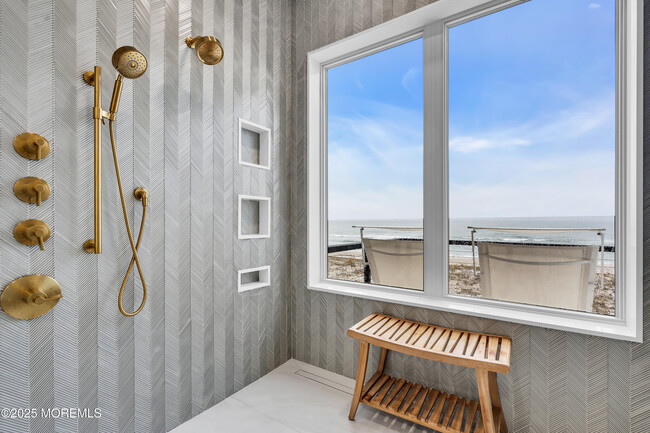 Building Photo - 3580 Ocean Terrace