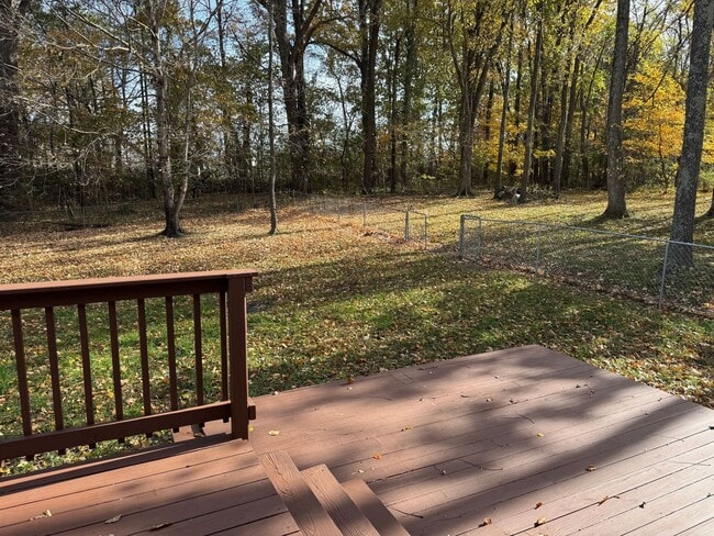 Building Photo - Charming 3 bd/2 ba with Basement!! Home Near Ft Campbell!