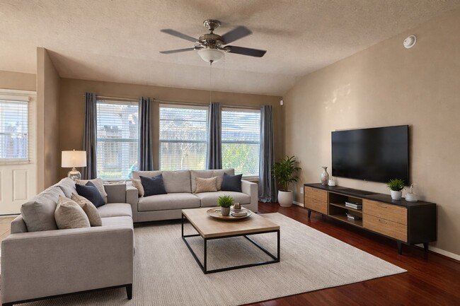 Building Photo - 2711 Lakecrest Way Dr