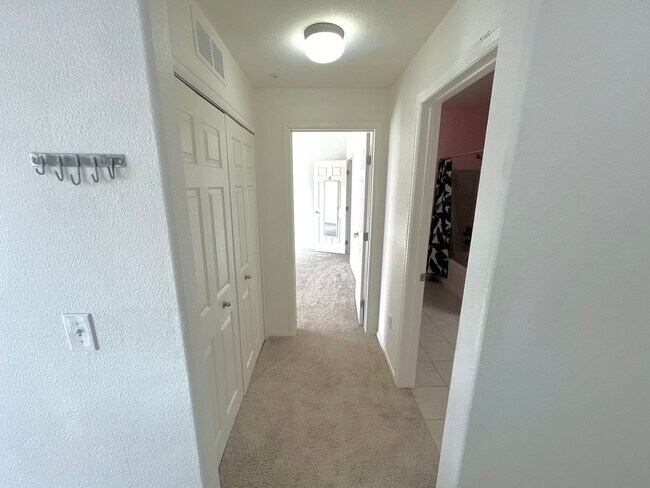 Building Photo - Charming 2BR Condo in Erie