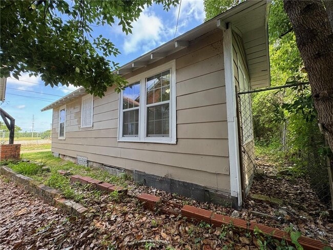 Building Photo - 164 Cottage Dr