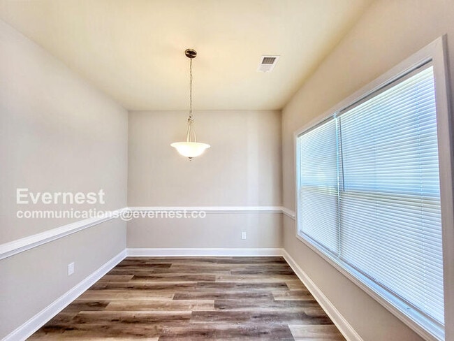 Building Photo - 1754 Live Oak Ln