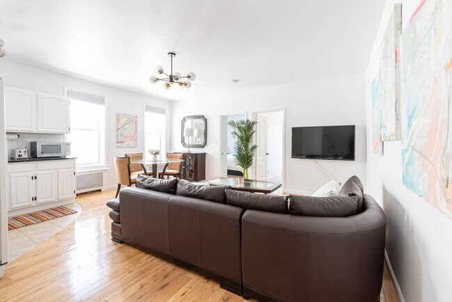 Building Photo - 216 Bay 34th St