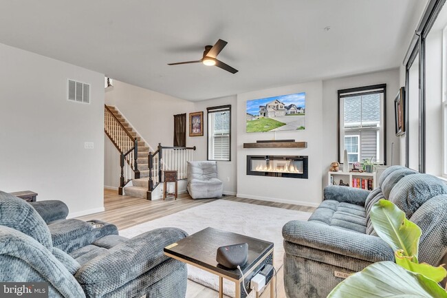 Building Photo - 41530 Fairwood Ct
