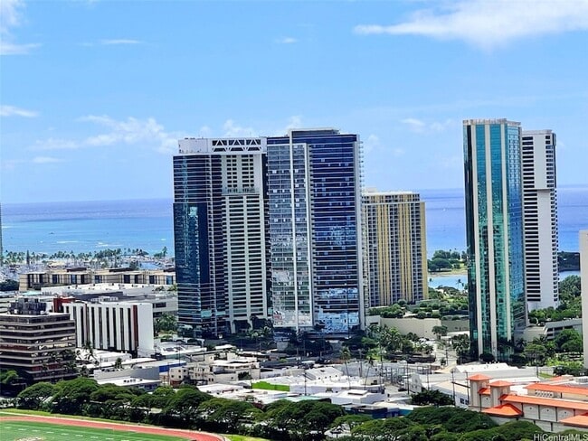 Building Photo - 801 S King St