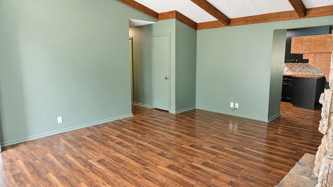 Building Photo - 167 Ramona Dr