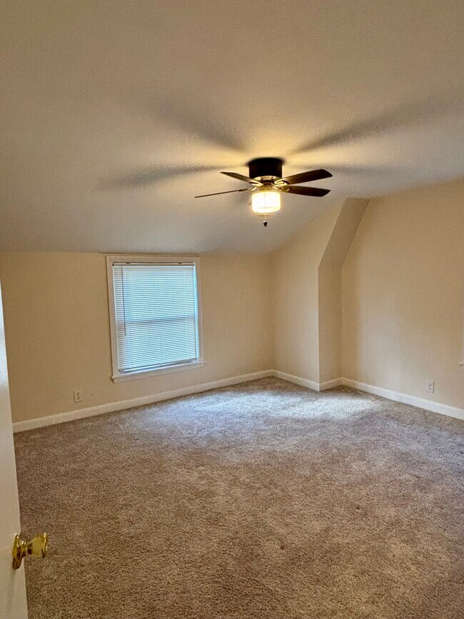 Building Photo - 2644 S Linebarger Ter