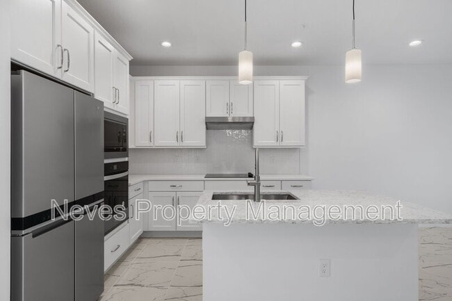 Building Photo - 1601 Pinecliff Dr