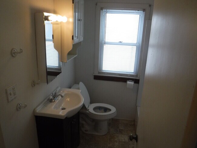 Building Photo - 1545 Atlantic St NE