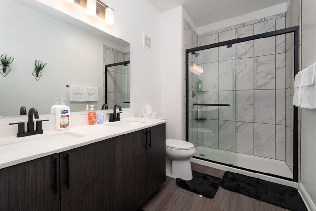 Building Photo - 5842 Leisure Ln