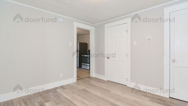 Building Photo - 11 Pleasant St