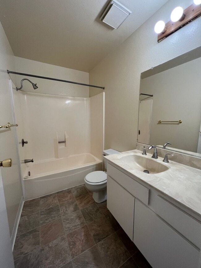 Building Photo - ROSEMONT 3 BR 2 BA House