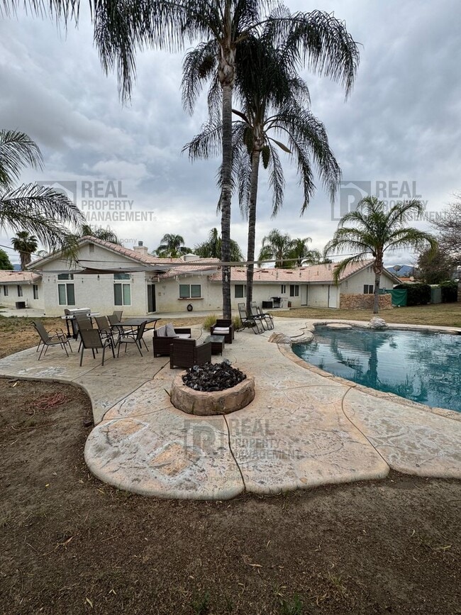Building Photo - Luxury Living Awaits: Stunning 4-Bedroom Cul-de-Sac Retreat with Pool & Spa in Hemet!