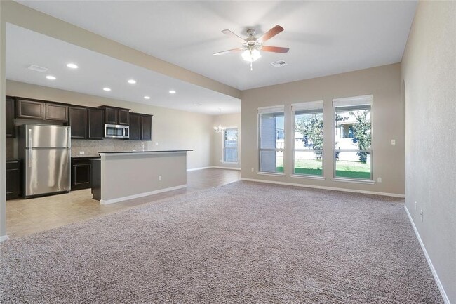 Building Photo - 205 Scenic Hills Cir