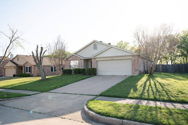 Building Photo - Spacious home over 1800 sqft!