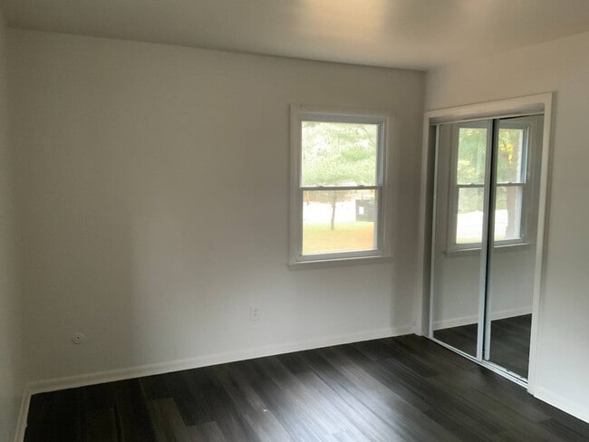 Building Photo - 11-21-21 Ashdown Rd