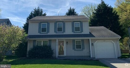 Building Photo - 2000 S Woodmill Dr