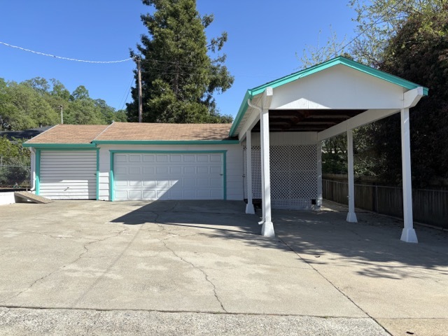 Building Photo - 2847 Moulton Dr