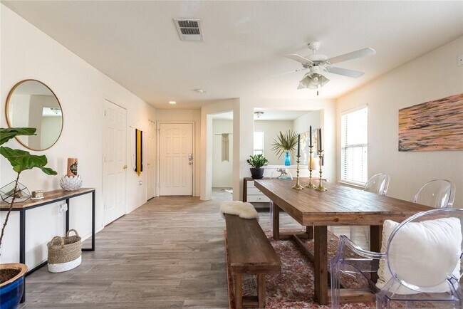 Building Photo - 5511 Apple Orchard Ln