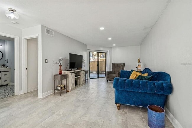 Building Photo - 8742 Mallard Reserve Dr