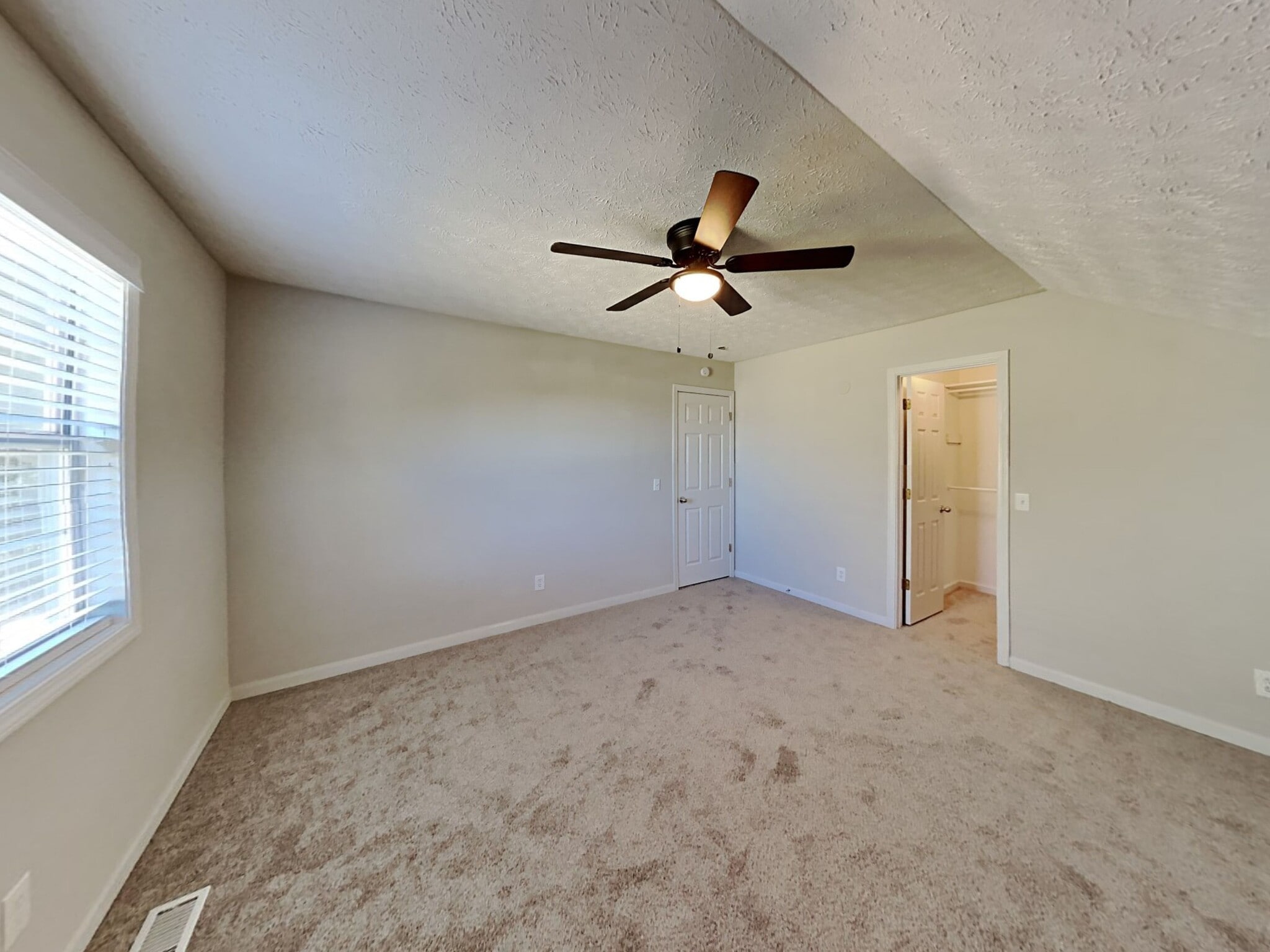 Building Photo - 3718 Cherokee Overlook Dr