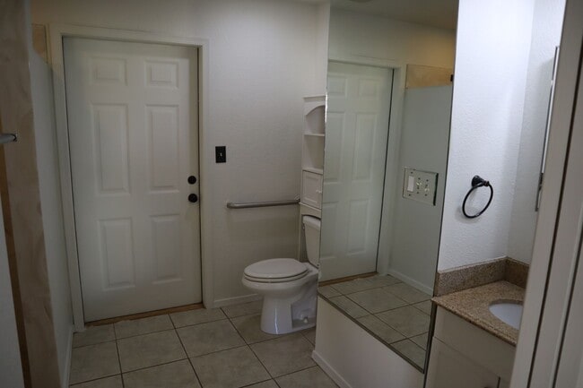 Building Photo - A Home You Have To See To Believe!!!