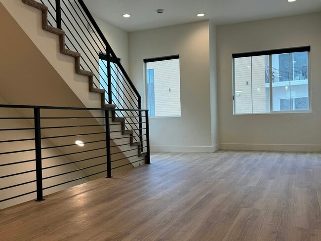 Building Photo - 1791 S Renaissance Towne Dr