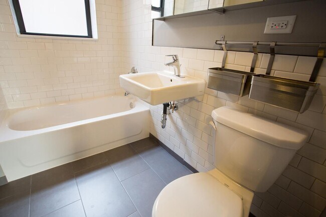 Interior Photo - 5300 S. Drexel Avenue