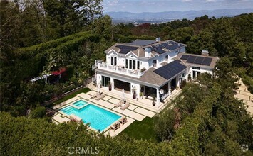 Building Photo - 3085 Franklin Canyon Dr