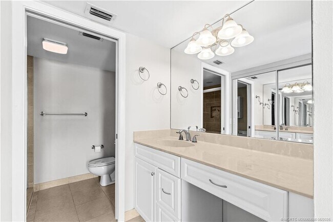 Building Photo - 1001 Sabal Ridge Cir