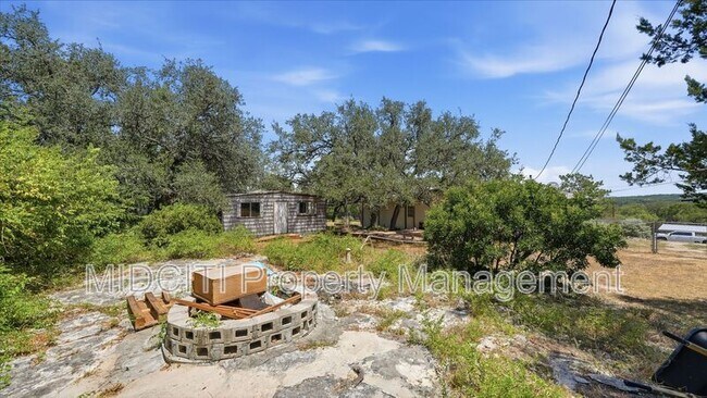 Building Photo - 701 Luehlfing Dr