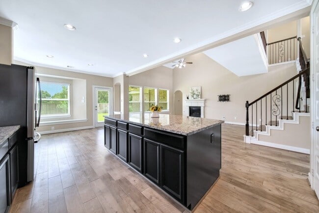 Building Photo - 3007 Rocky Point Dr