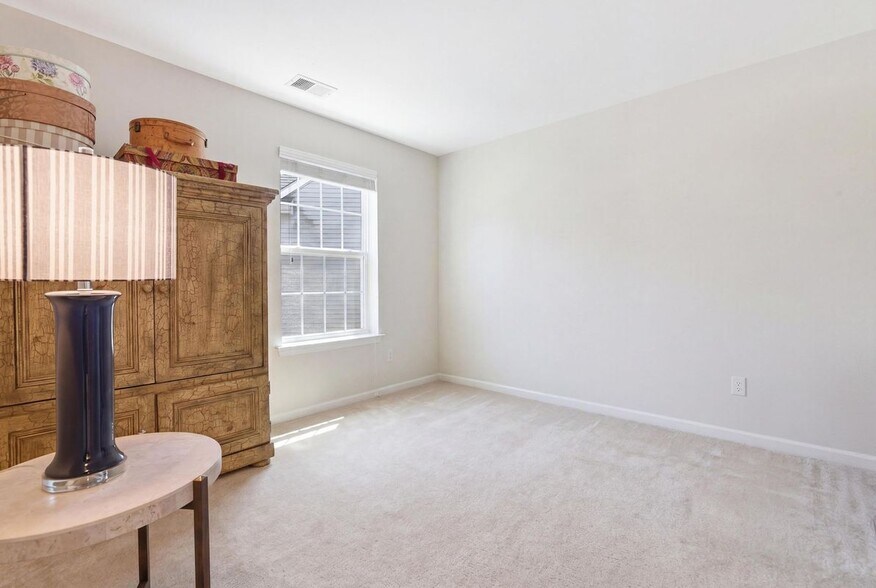 Building Photo - 263 Winding Hill Dr