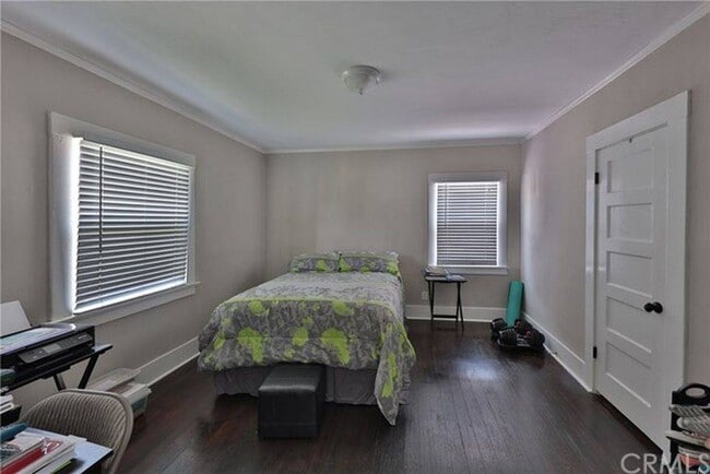 Guest bed - 1530 E 5th St